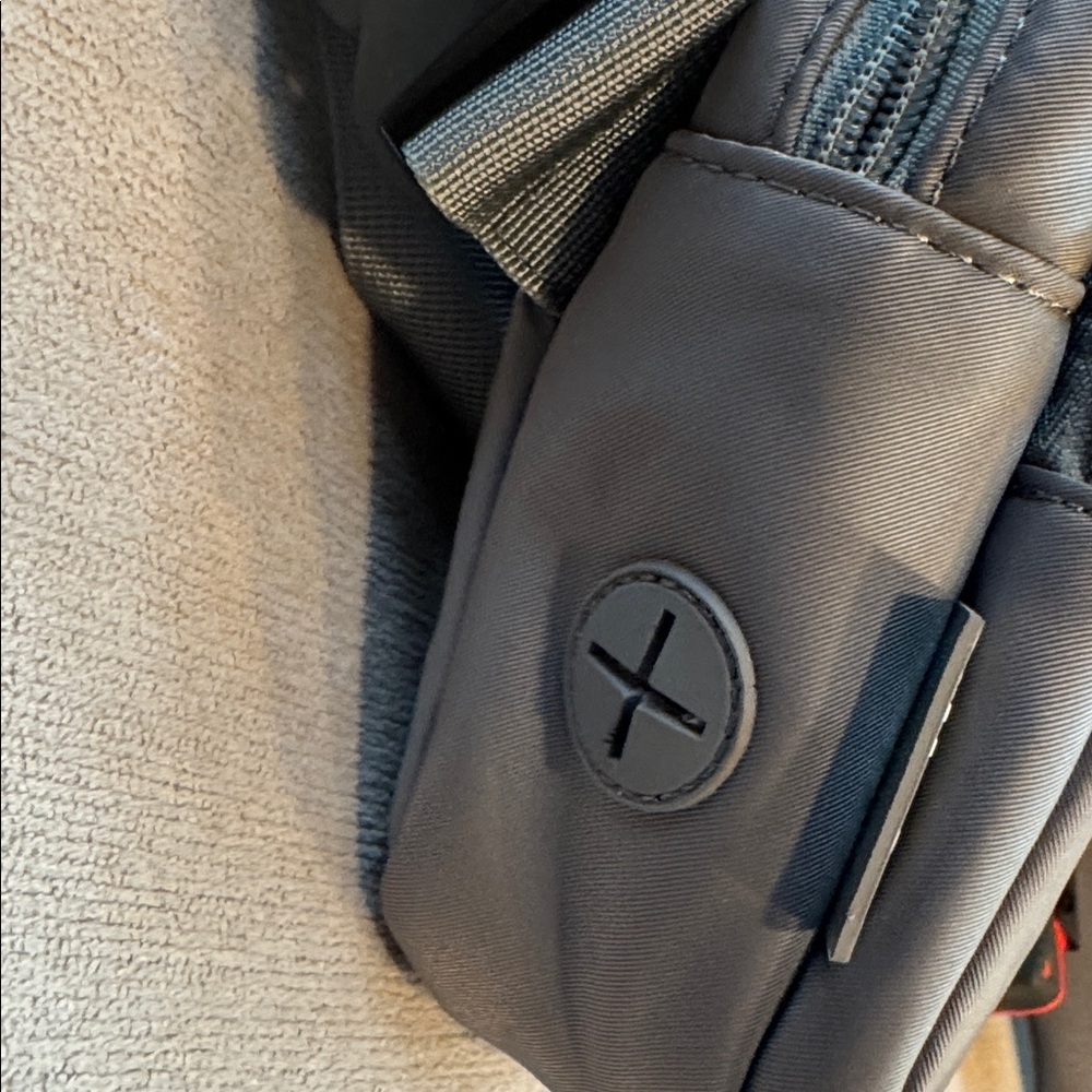 Puppington 3-in-1 Crossbody Bag & Dog Treat Pouch for Pet Training - Picture 3 of 7